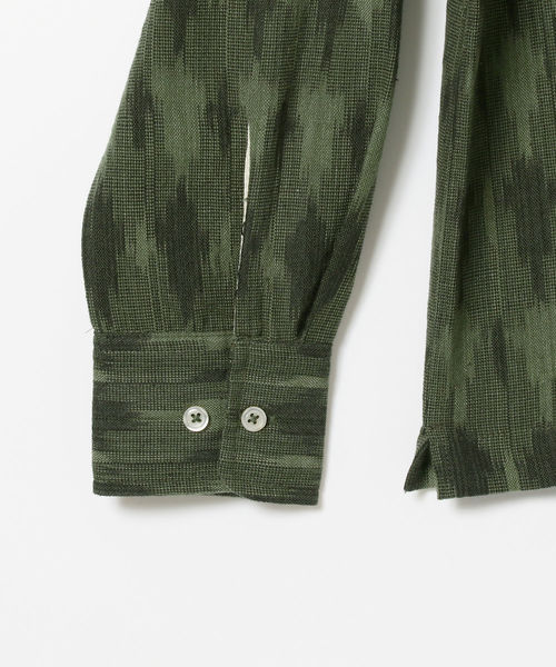 Universal Works(ユニバーサルワークス)の「Universal Works / HEAVY IKAT ガレージシャツ グリーン <MEN>(シャツ/ブラウス・メンズ・グリーン・MEDIUM)」の4枚目の写真