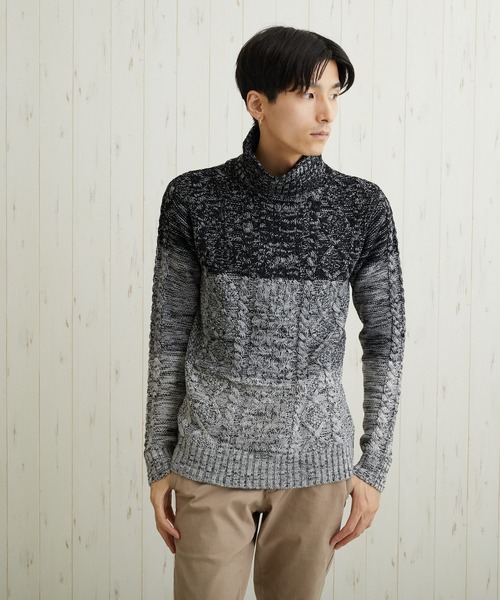 VIBGYOR(ヴィブジョー)の「VIBGYOR Select/ケーブル編タートルネックニット(BL)(ニット/セーター・メンズ・ブラック/ネイビー/ブラウン/レッド/アイボリー/ホワイト系その他/ブラック系その他/杢グレー/グレー系その他/ベージュ系その他/ブルー系その他/パープル系その他/ワイン/ブラック系その他2/キャメル・MEDIUM/LARGE/X-LARGE)」の6枚目の写真