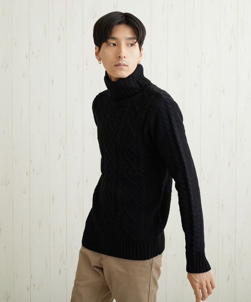 VIBGYOR(ヴィブジョー)の「VIBGYOR Select/ケーブル編タートルネックニット(BL)(ニット/セーター・メンズ・ブラック/ネイビー/ブラウン/レッド/アイボリー/ホワイト系その他/ブラック系その他/杢グレー/グレー系その他/ベージュ系その他/ブルー系その他/パープル系その他/ワイン/ブラック系その他2/キャメル・MEDIUM/LARGE/X-LARGE)」の4枚目の写真