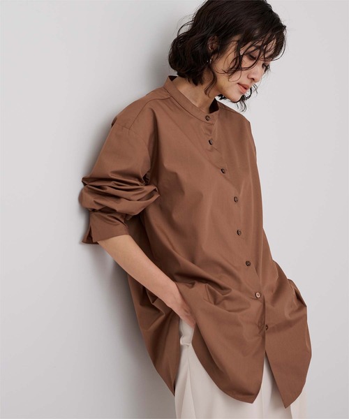 UR'S（ユアーズ）の「釦バックスリットチュニックシャツ（シャツ/ブラウス・レディース・ベージュ/オフホワイト/グリーン系その他/ストライプ/ホワイト系その他/ピンク/グレー系その他/グリーン/ホワイト×ブラック/ブルー系その他/ネイビー/ブラウン系その他/カーキ/ブルー/ブラウン・S/M/L）」の5枚目の写真