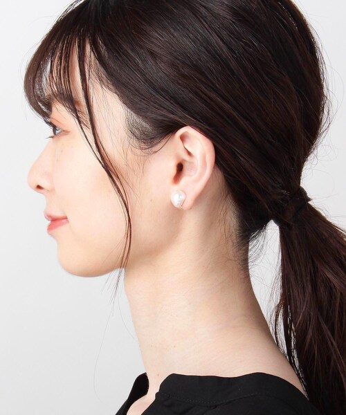 COCOSHNIK(ココシュニック)の「K10バロックパール イヤリング(イヤーカフ・レディース・シルバー系・00)」の6枚目の写真