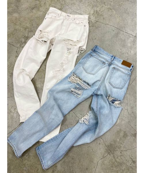 EVRIS(エヴリス)の「オーバークラッシュデニムテーパードパンツ(デニムパンツ・レディース・ホワイト/ライトブルー・SMALL/MEDIUM)」の4枚目の写真