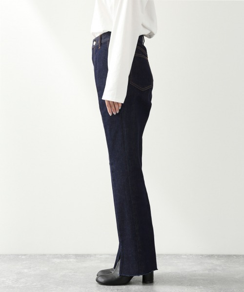 LOWRYS FARM（ローリーズファーム）の「ＣＯＮＥフロントスリットデニムパンツ　926721（デニムパンツ・レディース・ワンウォッシュ・SMALL/MEDIUM/LARGE）」の4枚目の写真