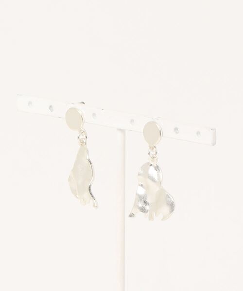 Shirmie(シェルミー)の「【Shirmie】デザインピアス(ピアス(両耳用)・レディース・シルバー系その他3/ゴールド系その他6/シルバー系その他6/ゴールド系その他/ゴールド系その他4/シルバー系その他/ゴールド系その他3/シルバー系その他2/ゴールド系その他5/シルバー系その他5/ゴールド系その他2/シルバー系その他4・FREE)」の4枚目の写真