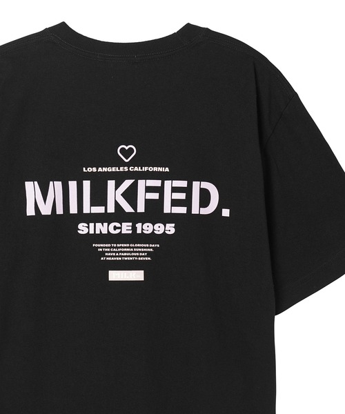 MILKFED.(ミルクフェド)の「S/S TEE EMBROIDERED BAR AND HEART/バックプリント ロゴ半袖Tシャツ(Tシャツ/カットソー・レディース・ライトパープル/ベージュ/ライトピンク/グリーン/ホワイト/チャコールグレー/オフホワイト/ブラック・MEDIUM/SMALL)」の4枚目の写真