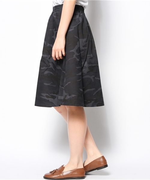 CIAOPANIC(チャオパニック)の「【Ciaopanic】カモプリントフレアスカート(スカート・レディース・ネイビー/グリーン/カーキ・FREE)」の4枚目の写真