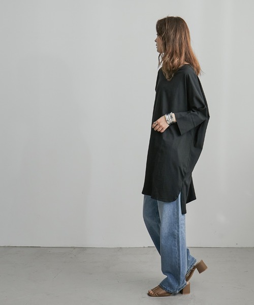 Fashion Letter（ファッションレター）の「ラウンドネックチュニック（Tシャツ/カットソー・レディース・グレイッシュベージュ/ブラック/オフホワイト・M/4L/LL）」の10枚目の写真