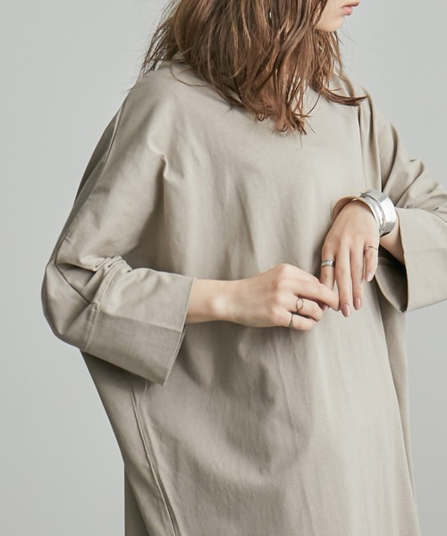 Fashion Letter（ファッションレター）の「ラウンドネックチュニック（Tシャツ/カットソー・レディース・グレイッシュベージュ/ブラック/オフホワイト・M/4L/LL）」の9枚目の写真