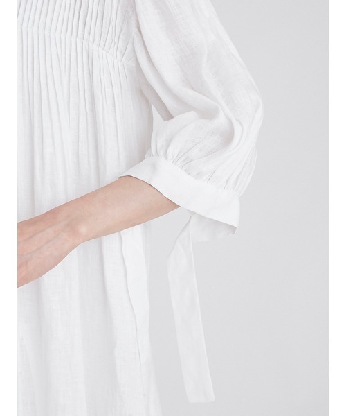 Mila Owen(ミラオーウェン)の「袖ボリュームタックデザインワンピース(ワンピース・レディース・ホワイト/チャコールグレー/チェック・1/0)」の9枚目の写真