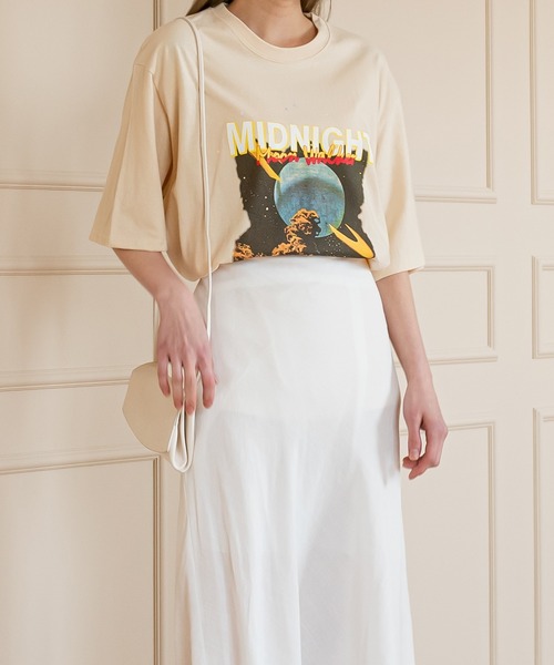 UNE MANSION（ユヌマンション）の「ミッドナイトプリント半袖Tシャツ（Tシャツ/カットソー・レディース・ベージュ/アイボリー/ブラック・FREE）」の6枚目の写真