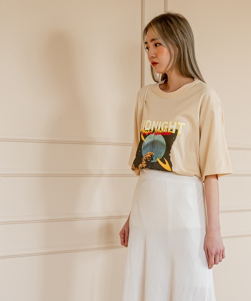 UNE MANSION（ユヌマンション）の「ミッドナイトプリント半袖Tシャツ（Tシャツ/カットソー・レディース・ベージュ/アイボリー/ブラック・FREE）」の17枚目の写真