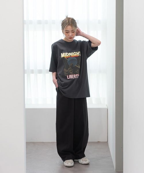 UNE MANSION（ユヌマンション）の「ミッドナイトプリント半袖Tシャツ（Tシャツ/カットソー・レディース・ベージュ/アイボリー/ブラック・FREE）」の10枚目の写真