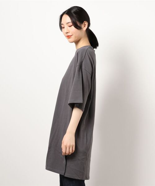 ottilie(オティーリエ)の「オーバーサイズTシャツ(Tシャツ/カットソー・レディース・ブラック/チャコールグレー/オフホワイト・FREE)」の5枚目の写真