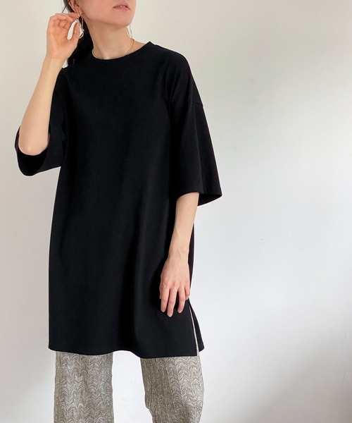 ottilie(オティーリエ)の「オーバーサイズTシャツ(Tシャツ/カットソー・レディース・ブラック/チャコールグレー/オフホワイト・FREE)」の2枚目の写真
