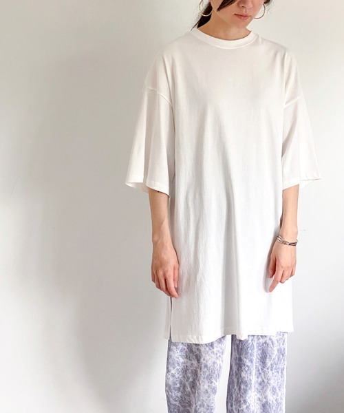 ottilie(オティーリエ)の「オーバーサイズTシャツ(Tシャツ/カットソー・レディース・ブラック/チャコールグレー/オフホワイト・FREE)」の21枚目の写真