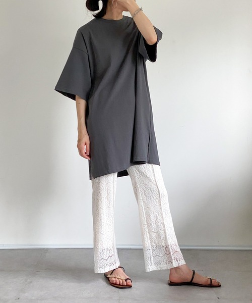 ottilie(オティーリエ)の「オーバーサイズTシャツ(Tシャツ/カットソー・レディース・ブラック/チャコールグレー/オフホワイト・FREE)」の10枚目の写真