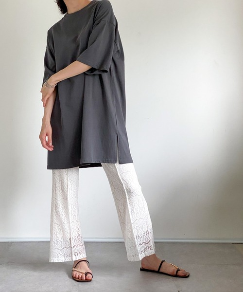 ottilie(オティーリエ)の「オーバーサイズTシャツ(Tシャツ/カットソー・レディース・ブラック/チャコールグレー/オフホワイト・FREE)」の11枚目の写真