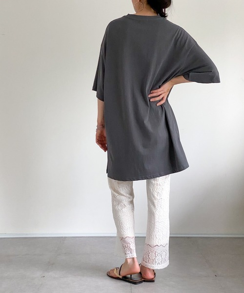 ottilie(オティーリエ)の「オーバーサイズTシャツ(Tシャツ/カットソー・レディース・ブラック/チャコールグレー/オフホワイト・FREE)」の14枚目の写真