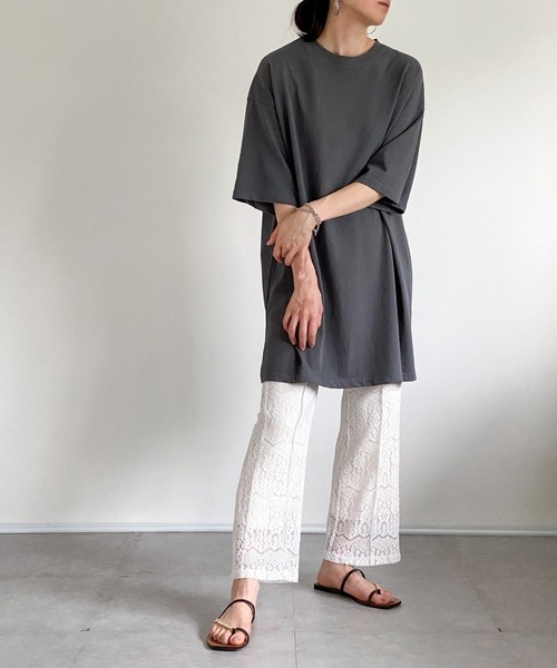 ottilie(オティーリエ)の「オーバーサイズTシャツ(Tシャツ/カットソー・レディース・ブラック/チャコールグレー/オフホワイト・FREE)」の13枚目の写真