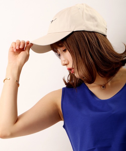 FUNALIVE（ファンアライブ）の「RUCCHE　刺繍CAP（キャップ・メンズ・ベージュ/アイボリー/ブラック/ブラック系その他3/ネイビー/グリーン系その他/グリーン/ブルー/ブルー系その他3/ブラック系その他2/ブラック系その他/ブラック系その他4/グレー系その他/ブルー系その他/ブルー系その他2/ベージュ系その他3/ホワイト系その他/レッド/ベージュ系その他4/ホワイト/ピンク/グレー/ベージュ系その他2/ベージュ系その他/イエロー/オリーブ/サックスブルー/ブラウン/ピンク系/レッド系/アイボリー系4/オリーブ系/ネイビー系/ネイビー系1/ネイビー系2/ネイビー系3/ブラック系1/ライトグレー系/ブラウン系/アイボリー系1/アイボリー系2/アイボリー系3/ベージュ系その他6/ベージュ系その他7/ブルー系その他4/ブラック系/ブラック系その他7/グレー系その他2/ベージュ系その他5/ホワイト系その他2/ブラック系その他5/ブラック系その他6/ワイン/チャコール/レッド系その他/グレー系その他3・FREE/F）」の3枚目の写真