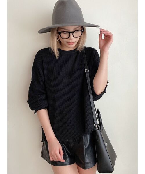 GYDA（ジェイダ）の「ダメージワッフルドルマンニット TOPS（ニット/セーター・レディース・ブラック/オフホワイト/その他1・FREE）」の3枚目の写真