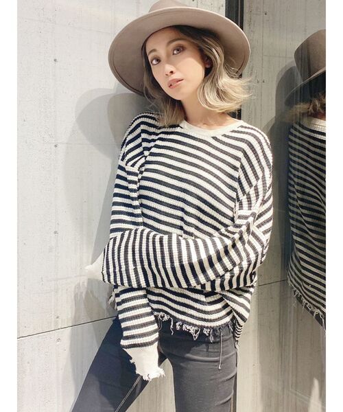 GYDA（ジェイダ）の「ダメージワッフルドルマンニット TOPS（ニット/セーター・レディース・ブラック/オフホワイト/その他1・FREE）」の14枚目の写真