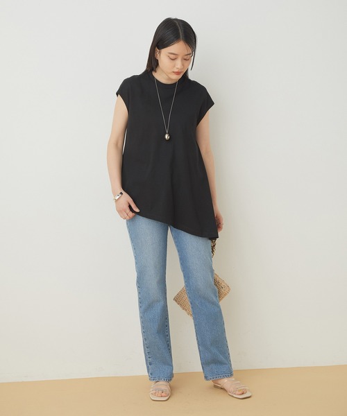 ADAM ET ROPE'(アダムエロペ)の「変形ドレープTシャツ(Tシャツ/カットソー・レディース・ラベンダー/グレー/ホワイト/ブラック・FREE)」の11枚目の写真