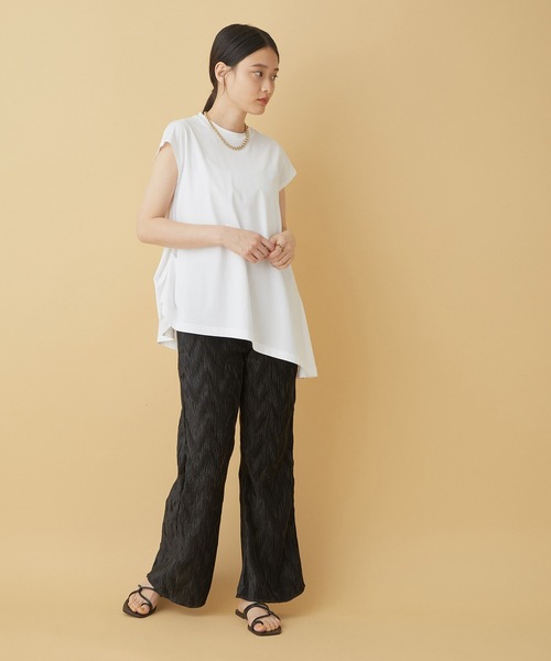 ADAM ET ROPE'(アダムエロペ)の「変形ドレープTシャツ(Tシャツ/カットソー・レディース・ラベンダー/グレー/ホワイト/ブラック・FREE)」の9枚目の写真