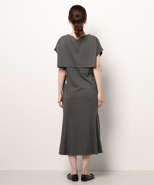 JUMELLE（ジュメロ）の「Tシャツワンピース（ワンピース・レディース・ベージュ/チャコール・SMALL/MEDIUM）」の4枚目の写真