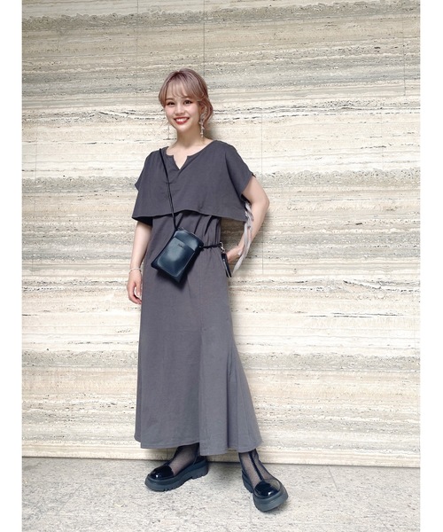 JUMELLE（ジュメロ）の「Tシャツワンピース（ワンピース・レディース・ベージュ/チャコール・SMALL/MEDIUM）」の19枚目の写真