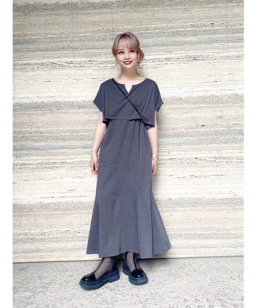 JUMELLE（ジュメロ）の「Tシャツワンピース（ワンピース・レディース・ベージュ/チャコール・SMALL/MEDIUM）」の20枚目の写真