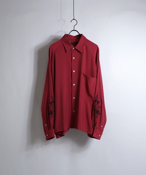Confirm(コンファーム)の「Confirm / コンファーム LS刺繍ラグランビッグシャツ(シャツ/ブラウス・メンズ・ホワイト/ブラック/レッド/グリーン・M/L)」の4枚目の写真