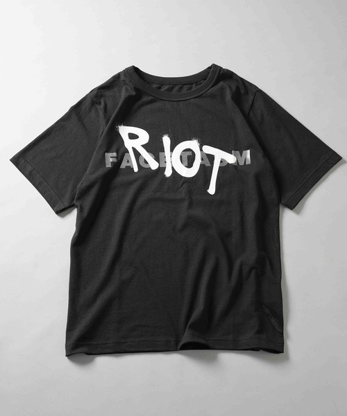 RIOT FACETASM（ライオットファセッタズム）の「【RIOT FACETASM】RIOT LOGO TEE（Tシャツ/カットソー・メンズ・ブラック/ホワイト/ブルー・MEDIUM/LARGE）」の8枚目の写真
