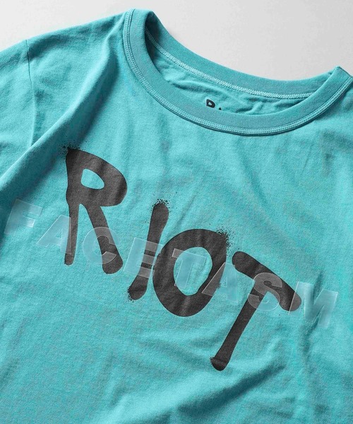 RIOT FACETASM（ライオットファセッタズム）の「【RIOT FACETASM】RIOT LOGO TEE（Tシャツ/カットソー・メンズ・ブラック/ホワイト/ブルー・MEDIUM/LARGE）」の9枚目の写真