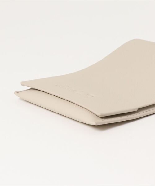 Arnold Palmer（アーノルドパーマー）の「フェイクレザー シェア マルチケース（ショルダーバッグ・レディース・ブラウン/ベージュ/ブラック/イエロー・ﾌﾘ-）」の5枚目の写真