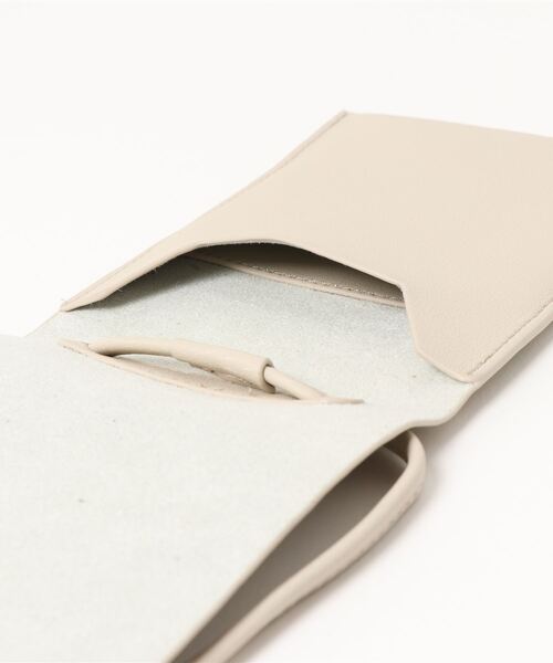 Arnold Palmer（アーノルドパーマー）の「フェイクレザー シェア マルチケース（ショルダーバッグ・レディース・ブラウン/ベージュ/ブラック/イエロー・ﾌﾘ-）」の6枚目の写真