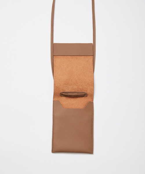 Arnold Palmer（アーノルドパーマー）の「フェイクレザー シェア マルチケース（ショルダーバッグ・レディース・ブラウン/ベージュ/ブラック/イエロー・ﾌﾘ-）」の13枚目の写真