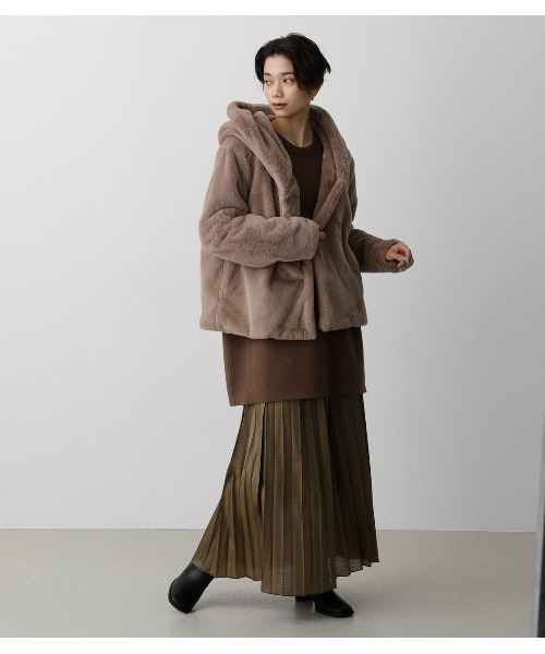 AZUL by moussy（アズールバイマウジー）の「FLUFFY HOODIE SHORT COAT/フラッフィーフーディーショートコート（その他アウター・レディース・アイボリー/ブラック/ベージュ/グレー・SMALL/MEDIUM）」の7枚目の写真