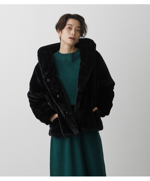 AZUL by moussy（アズールバイマウジー）の「FLUFFY HOODIE SHORT COAT/フラッフィーフーディーショートコート（その他アウター・レディース・アイボリー/ブラック/ベージュ/グレー・SMALL/MEDIUM）」の15枚目の写真