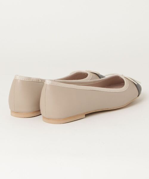 NANO universe(ナノユニバース)の「バイカラーフラットリボンパンプス(バレエシューズ・レディース・グレー系その他4/ブラック・38/37/36)」の3枚目の写真