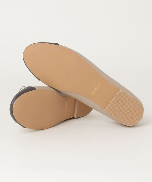 NANO universe(ナノユニバース)の「バイカラーフラットリボンパンプス(バレエシューズ・レディース・グレー系その他4/ブラック・38/37/36)」の4枚目の写真