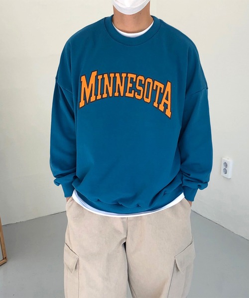 NO NEED(ノーニード)の「カレッジ刺繍ロゴカラースウェットプルオーバー /オーバーサイズ/ビッグシルエット/カレッジロゴ/(スウェット・メンズ・ブラック/グリーン/パープル/ブルー/ホワイト/ピンク・フリ-)」の5枚目の写真