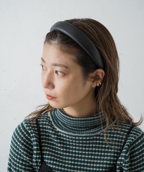 Kastane（カスタネ）の「レザーボリューム太カチューシャ（ヘアゴム・レディース・ベージュ/ブラウン/ブラック・FREE）」の5枚目の写真