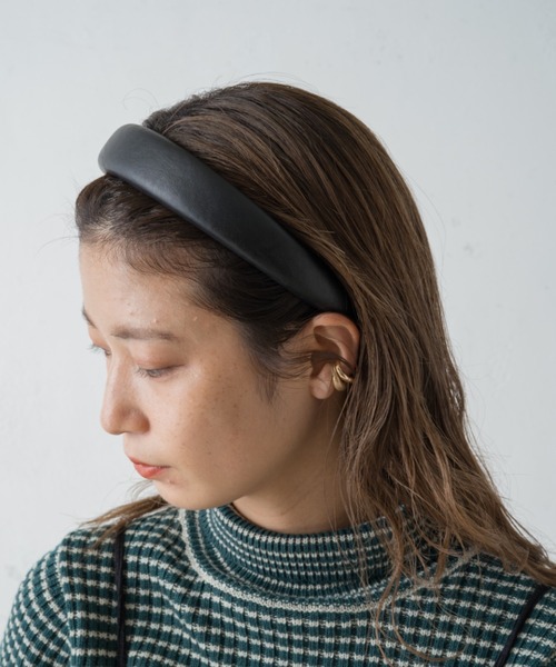 Kastane（カスタネ）の「レザーボリューム太カチューシャ（ヘアゴム・レディース・ベージュ/ブラウン/ブラック・FREE）」の9枚目の写真