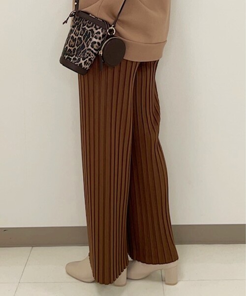 Cutie Blonde（キューティーブロンド）の「◆【S-L】ポンチスエード調プリーツワイドパンツ（その他パンツ・レディース・ライトグレー/ブラック/ダークブラウン・01/02/03）」の15枚目の写真