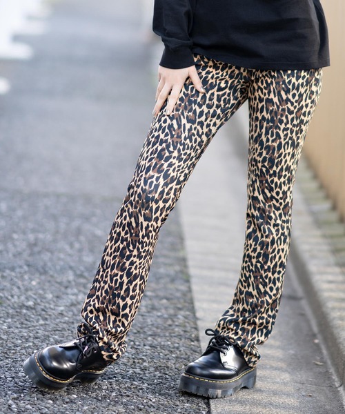 X-girl（エックスガール）の「MULTI PATTERN EASY SLIM STRAIGHT PANTS（その他パンツ・レディース・ホワイト/ブラック/ベージュ・S/M/XS）」の3枚目の写真