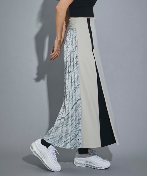 CITY TOKYO（シティトウキョウ）の「アシンメトリープリーツスカート（スカート・レディース・オフホワイト/ライトブルーグレー・1/2）」の13枚目の写真