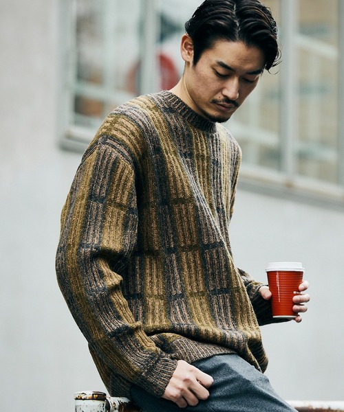 JOURNAL STANDARD(ジャーナルスタンダード)の「【GEOM PATTERN / ジオメパターン】ウール混 ジャガード クルーネック ニット(ニット/セーター・メンズ・ラベンダー/ネイビー/ブラック系その他/イエロー/カーキ・LARGE/MEDIUM)」の2枚目の写真