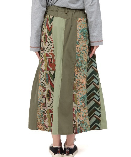 チチカカ(チチカカ)の「リメイクパッチスカート(スカート・レディース・ブルー/カーキ/アイボリー・LARGE/MEDIUM)」の13枚目の写真