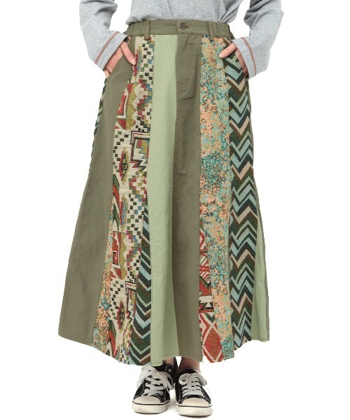 チチカカ(チチカカ)の「リメイクパッチスカート(スカート・レディース・ブルー/カーキ/アイボリー・LARGE/MEDIUM)」の9枚目の写真